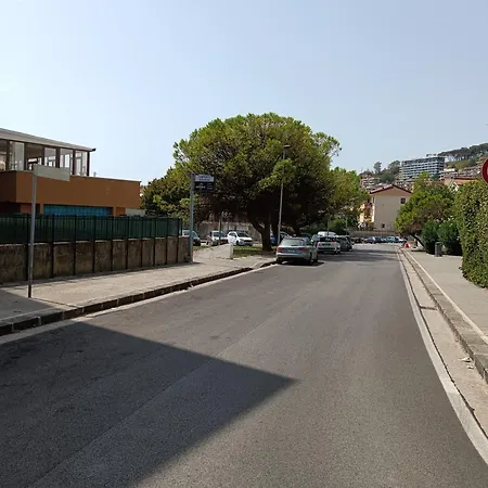 לינה וארוחת בוקר Hanna 4*